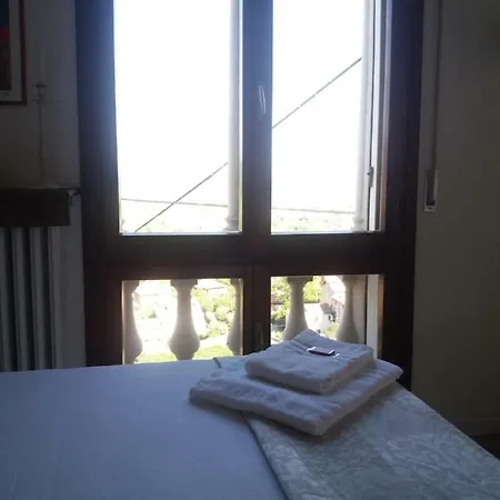 Ca Novecento Bed and Breakfast *